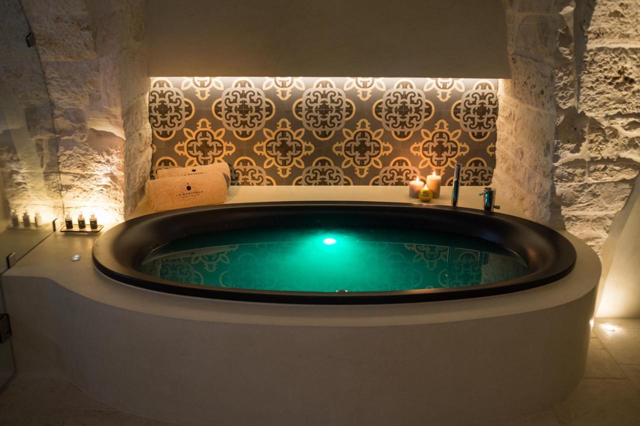La Mandorla Luxury Trullo Bed & Breakfast Alberobello Eksteriør bilde