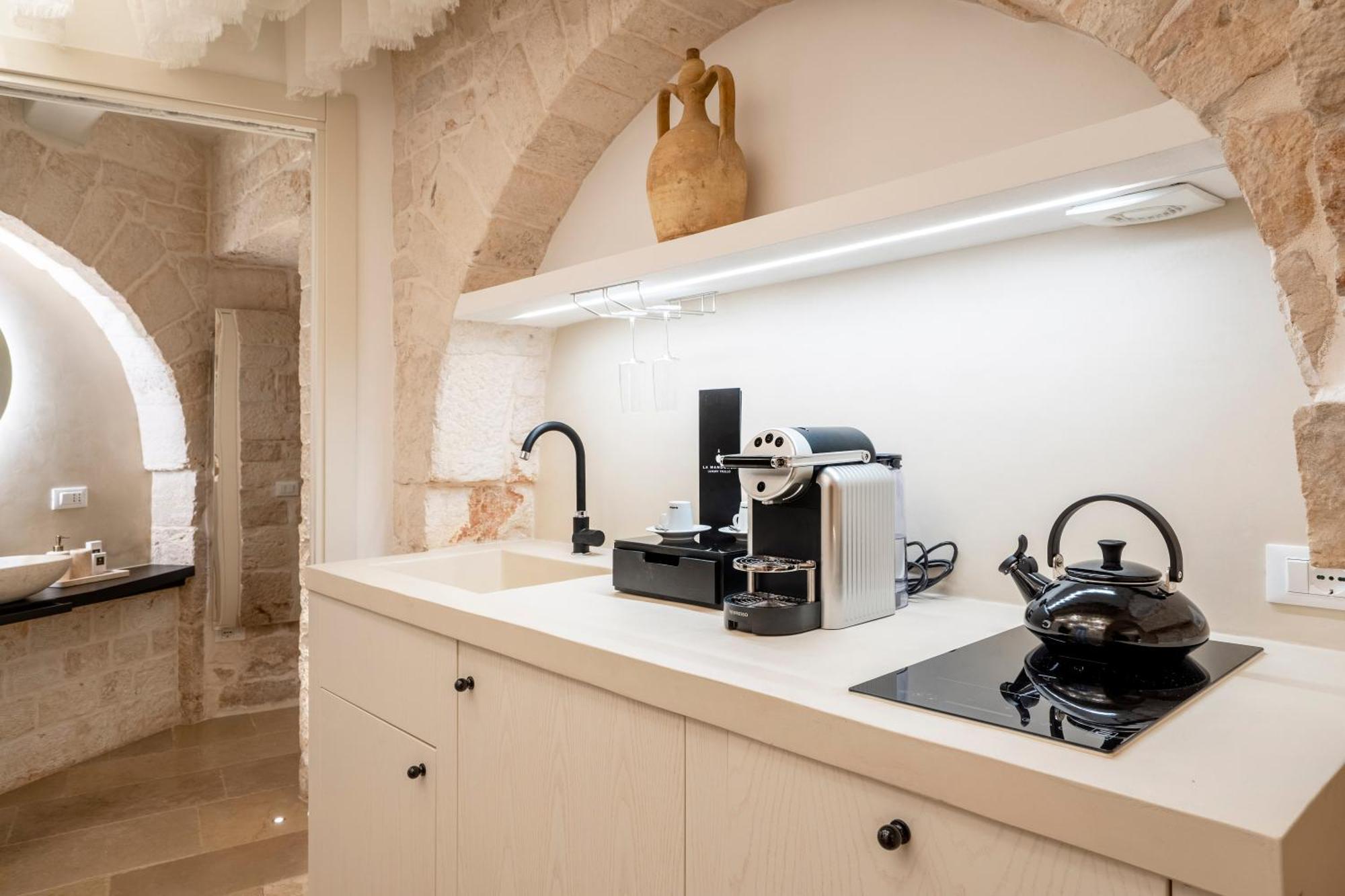 La Mandorla Luxury Trullo Bed & Breakfast Alberobello Eksteriør bilde