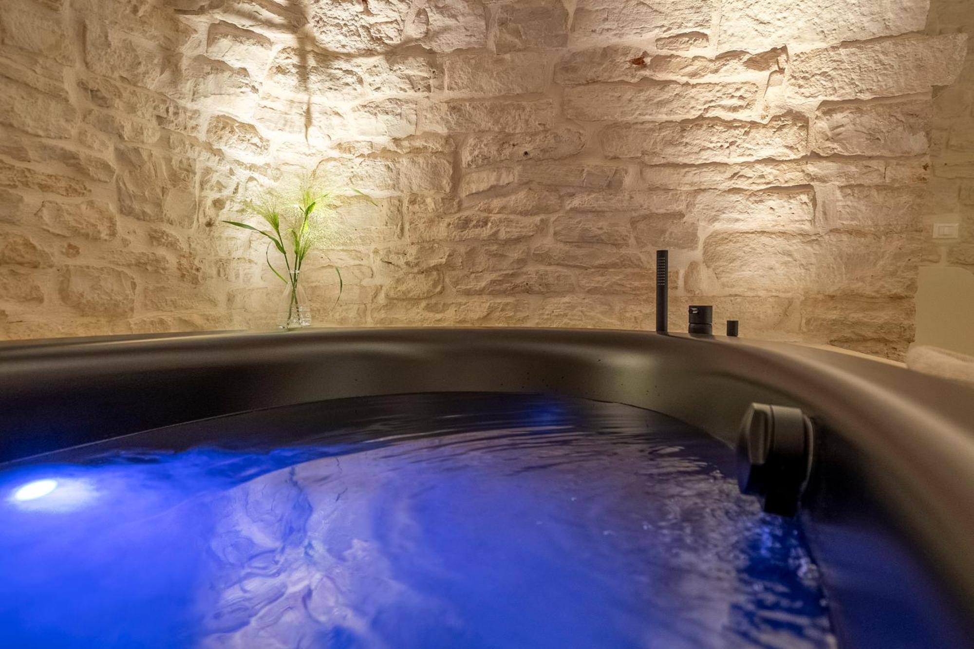 La Mandorla Luxury Trullo Bed & Breakfast Alberobello Eksteriør bilde