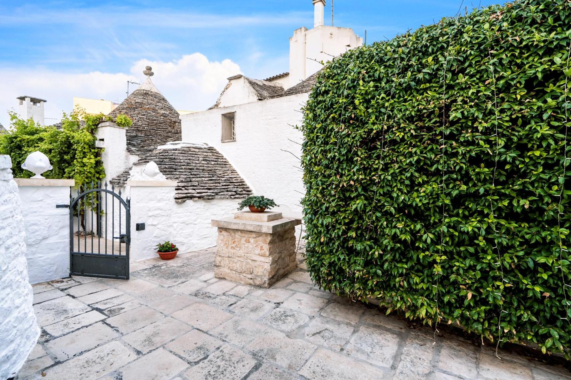 La Mandorla Luxury Trullo Bed & Breakfast Alberobello Eksteriør bilde