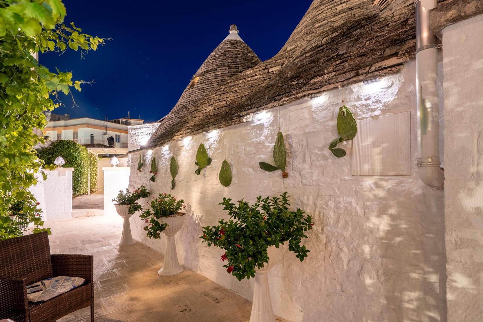 La Mandorla Luxury Trullo Bed & Breakfast Alberobello Eksteriør bilde
